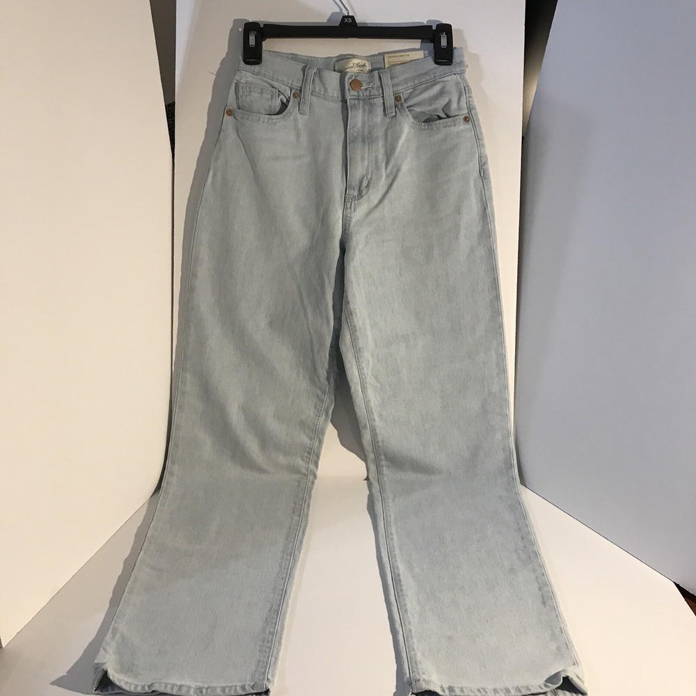 Universal Thread Goods Company Women's 00/24R Vintage Stretch Light Wash Jeans